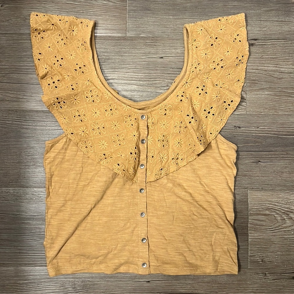 American Eagle Eyelet Ruffle Sleeve Crop Top